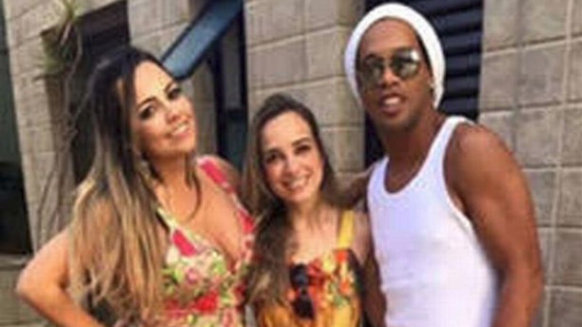 Ex Weltfussballer Ronaldinho Vor Doppel Hochzeit In Brasilien Eurosport