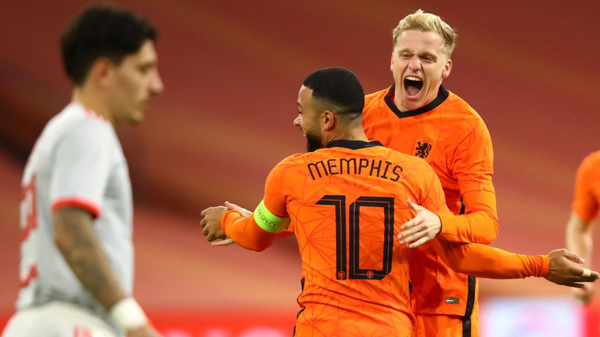 Van de Beek volley earns Netherlands draw against Spain during international performance - Eurosport