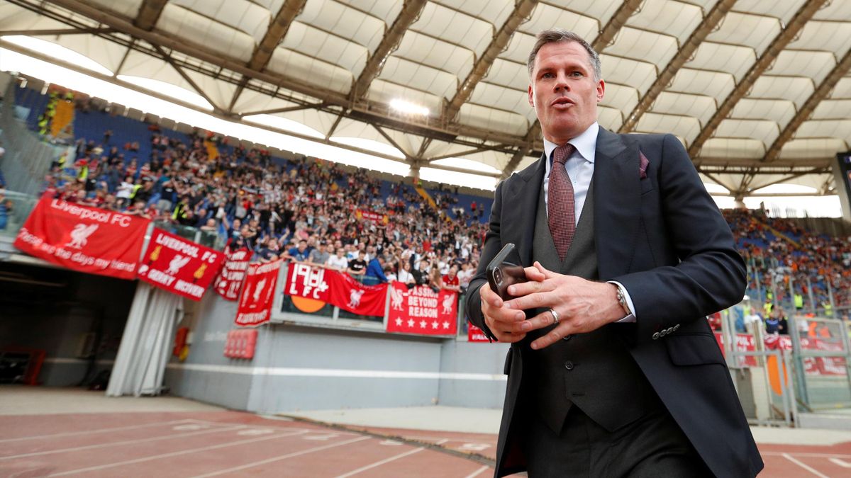 Jamie Carragher Claims Manchester United S Away Dressing Room Has Been Cut In Half Eurosport