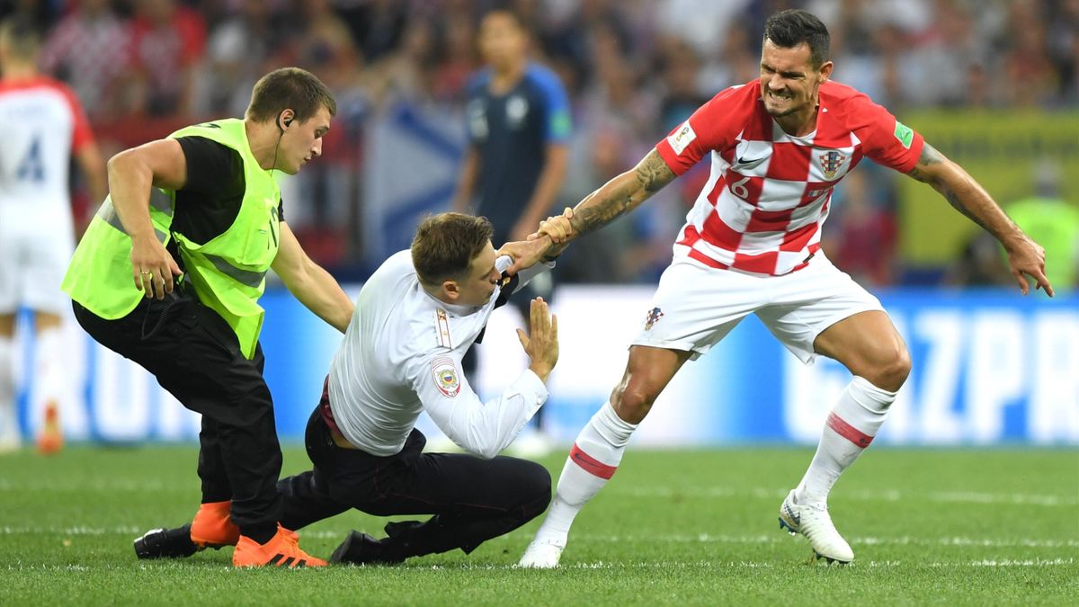 deyan lovren kogda pussy riot vybezhali