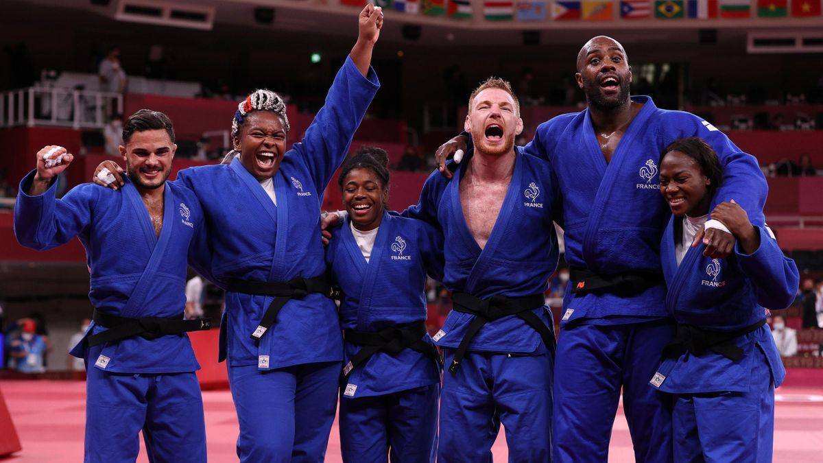 Guillaume Chaine, Romane Dicko, Sarah-Léonie Cysique, Axel Clerget, Teddy Riner et Clarisse Agbegnenou (France) / Tokyo 2020