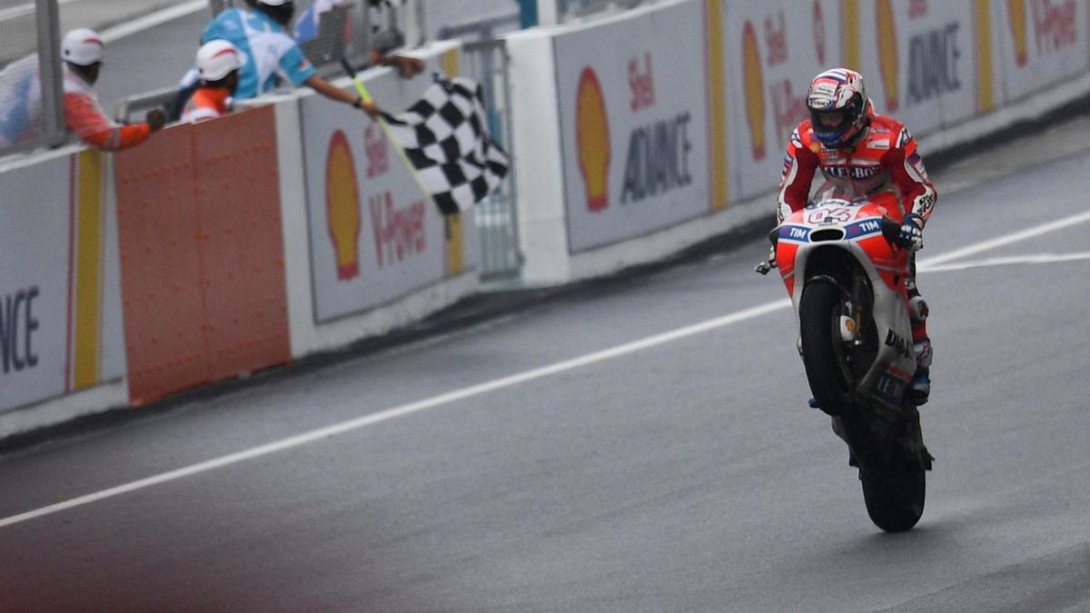 Andrea Dovizioso feiert seinen Sieg beim GP Malaysia