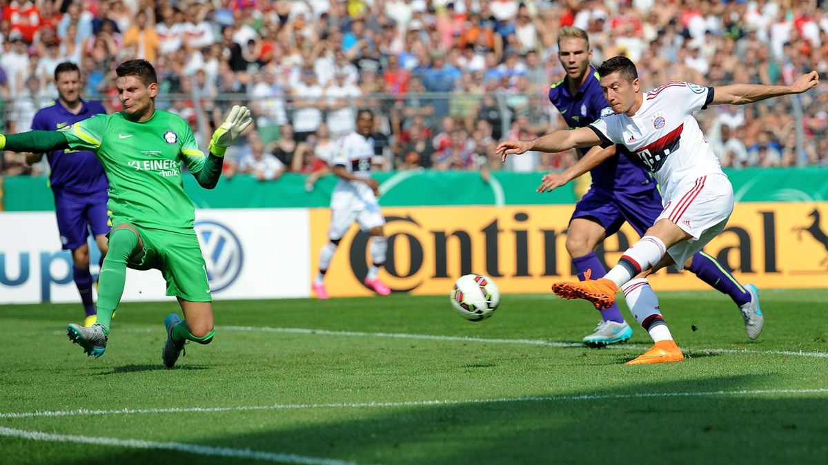Robert Lewandowski erzielt einen Treffer für den FC Bayern gegen Nöttingen