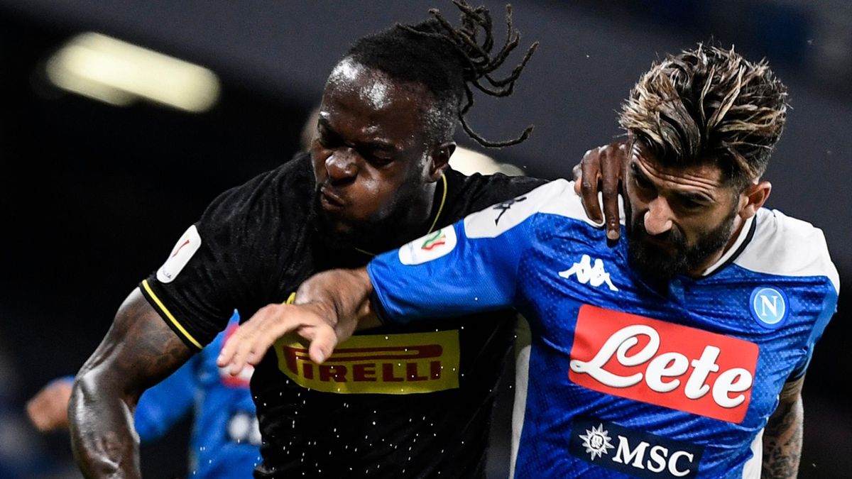 Elseid Hysaj et Victor Moses lors de Naples - Inter Milan en Coupe d'Italie le 13 juin 2020