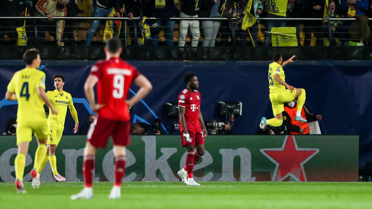 Arnaut Danjuma (r.) jubelt über das 1:0 - FC Villarreal vs. FC Bayern München