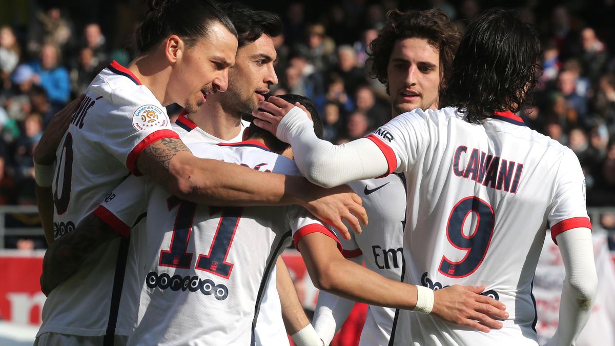Zlatan Ibrahimovic, Edinson Cavani et le PSG se sont régalés à Troyes.