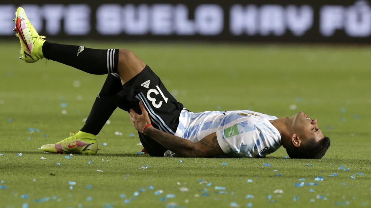 Cristian Romero of Argentina reacts after being injured during a match between Argentina and Brazil as part of FIFA World Cup Qatar 2022 Qualifiers at San Juan del Bicentenario Stadium on November 16, 2021 in San Juan, Argentina.
