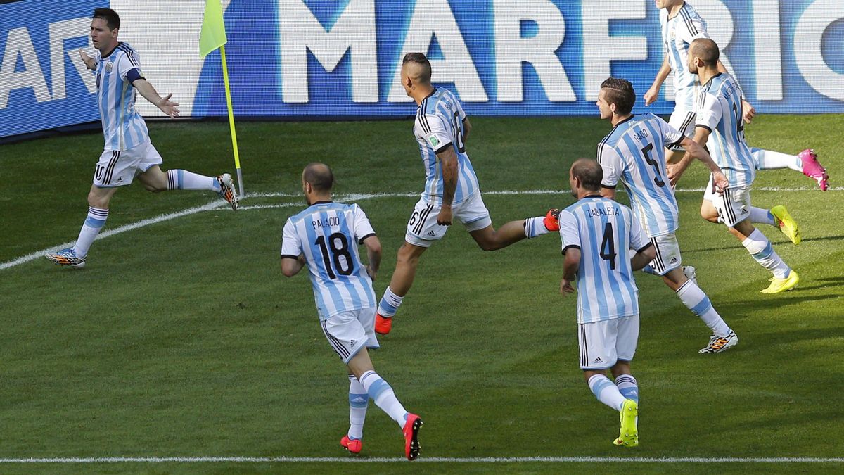 Magic Messi moment breaks outstanding Iran - Eurosport