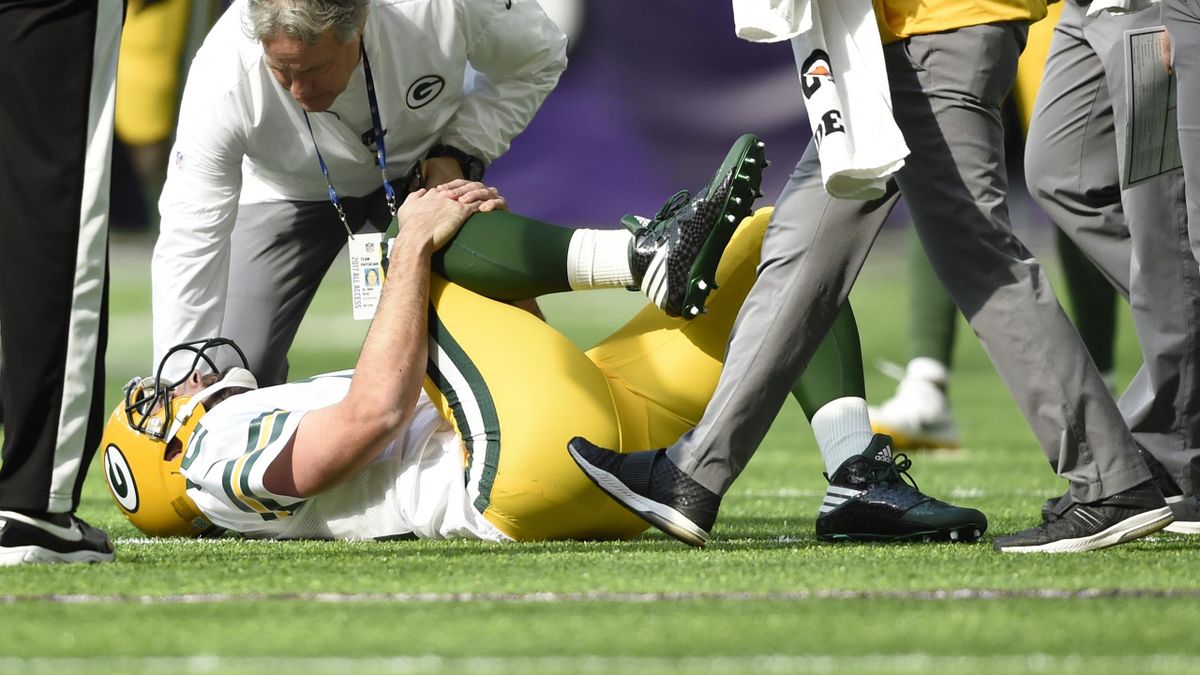 Green Bay Packers Aaron Rodgers Breaks Collarbone May Be Out For Season Eurosport