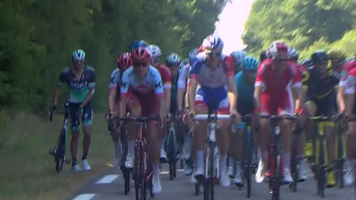 TDF - Stage 8 - Burghardt on the side of the road wait the peloton