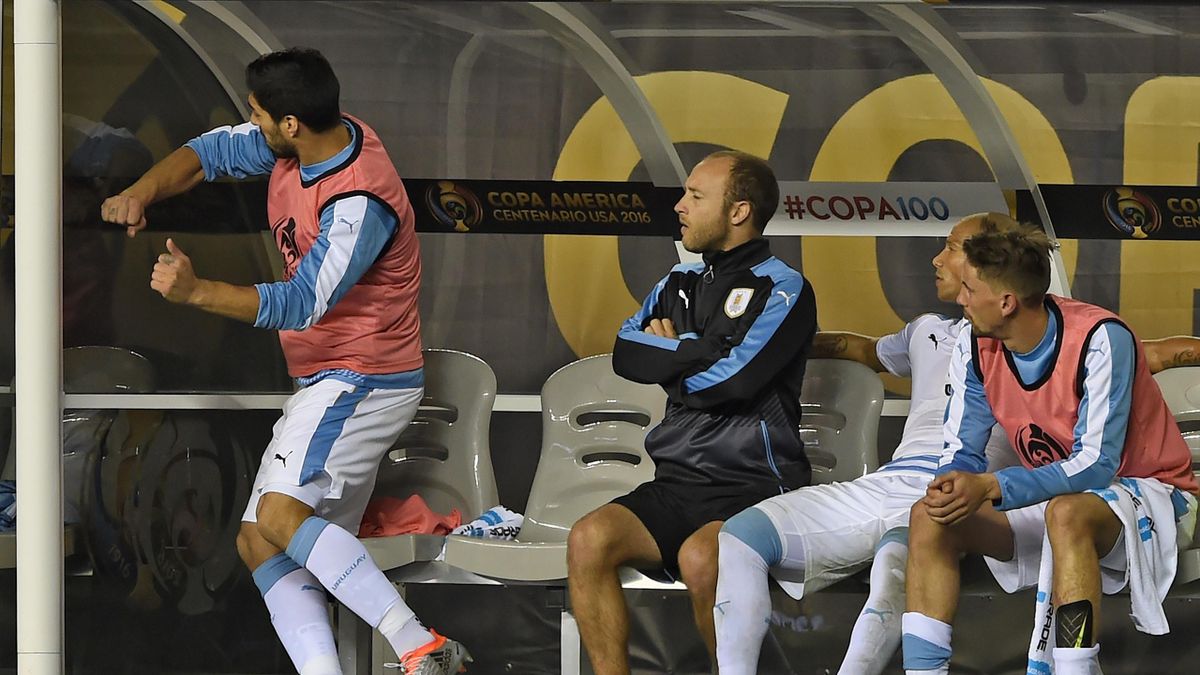 Copa América 2016: Luis Suárez geht auf Coach los - Aus ...