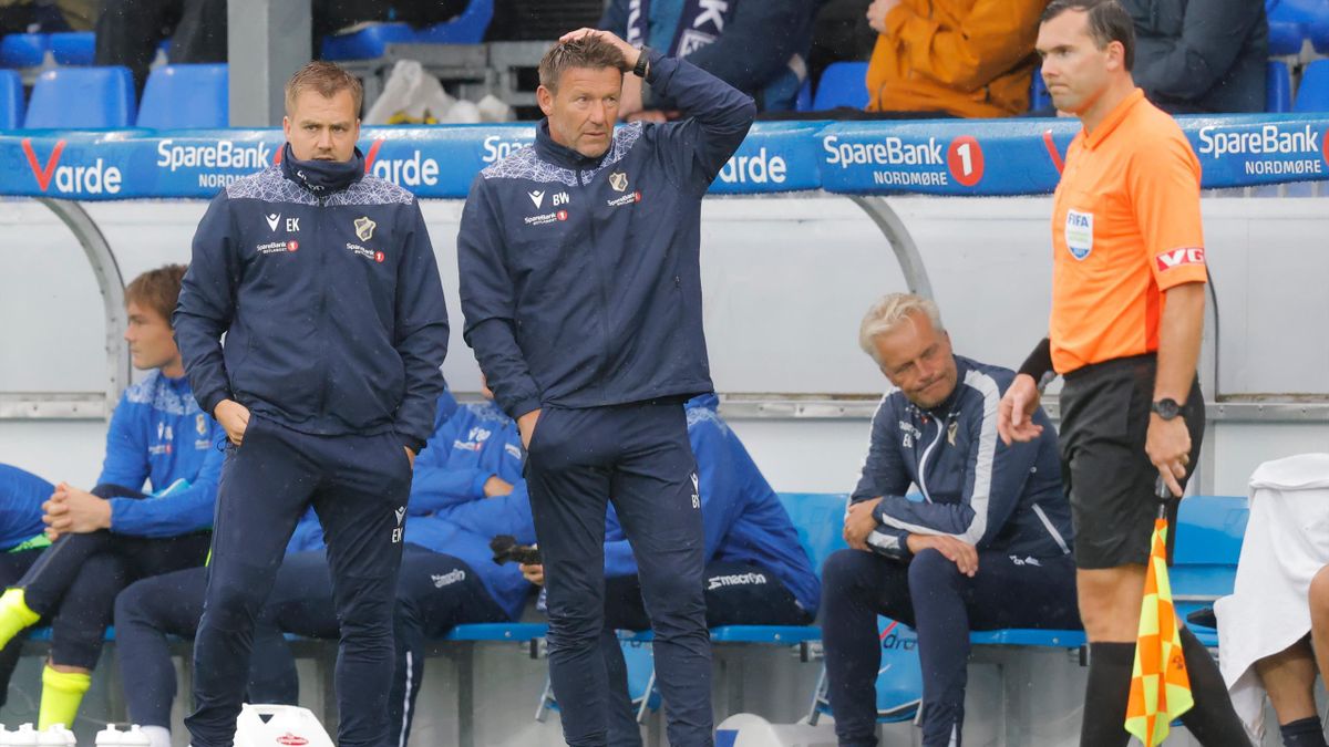 Hovedtrener i Stabæk Eirik Kjønø sammen med assistent Bård Wiggen.