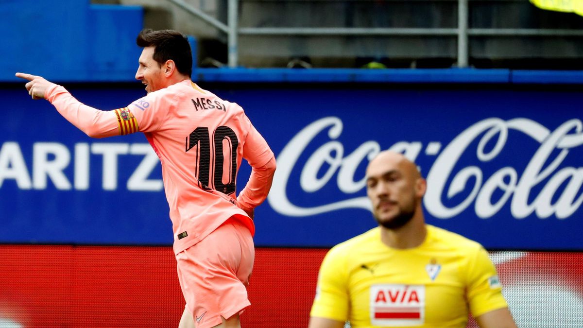 El Barça cierra la Liga con un empate en Ipurúa (2-2) que acerca la bota de oro a Messi - Eurosport