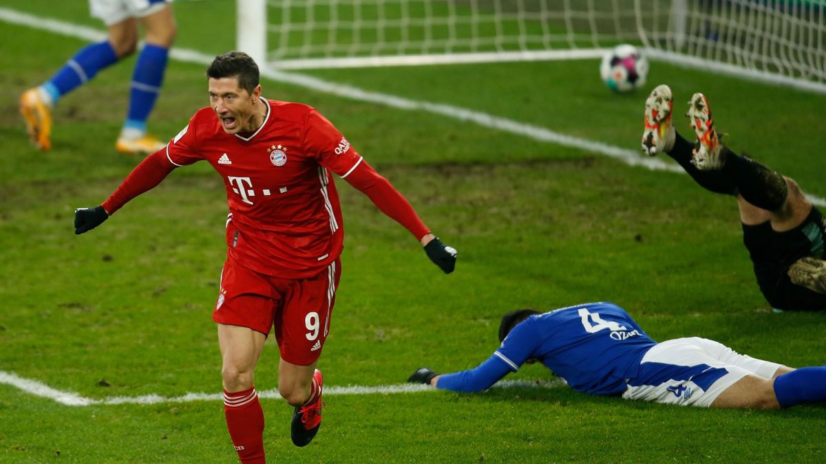 Bayern Munich's Polish forward Robert Lewandowski celebrates