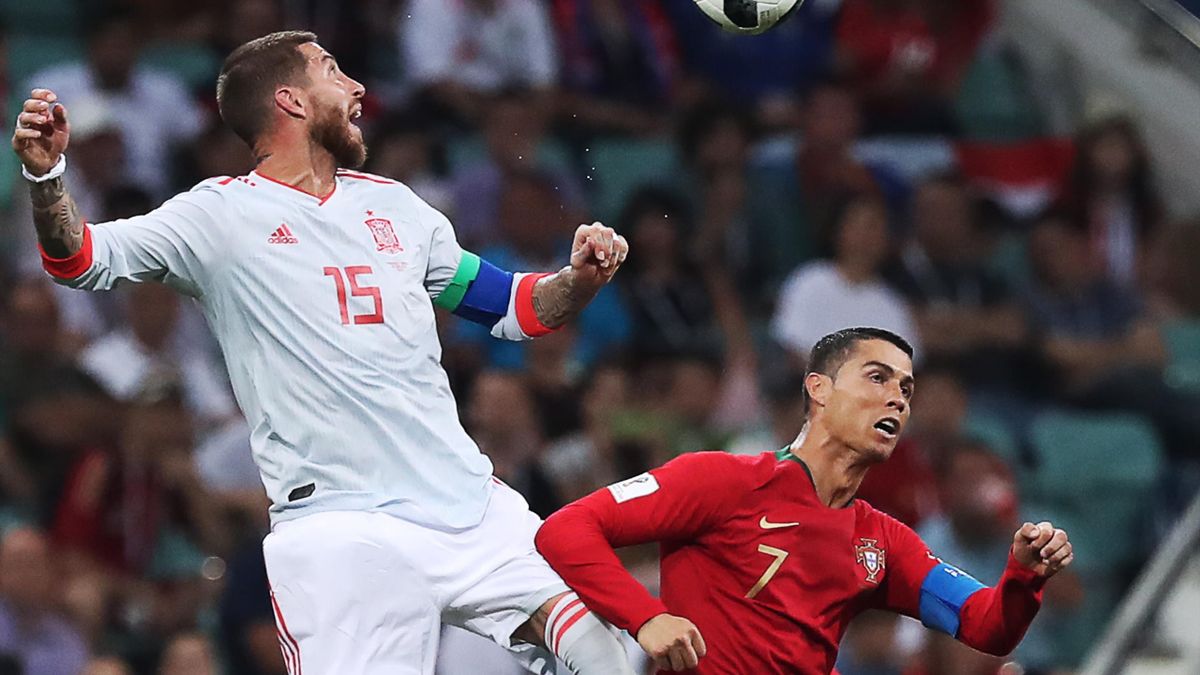 Sergio Ramos et Cristiano Ronaldo lors de Espagne-Portugal à la Coupe du monde 2018 en Russie