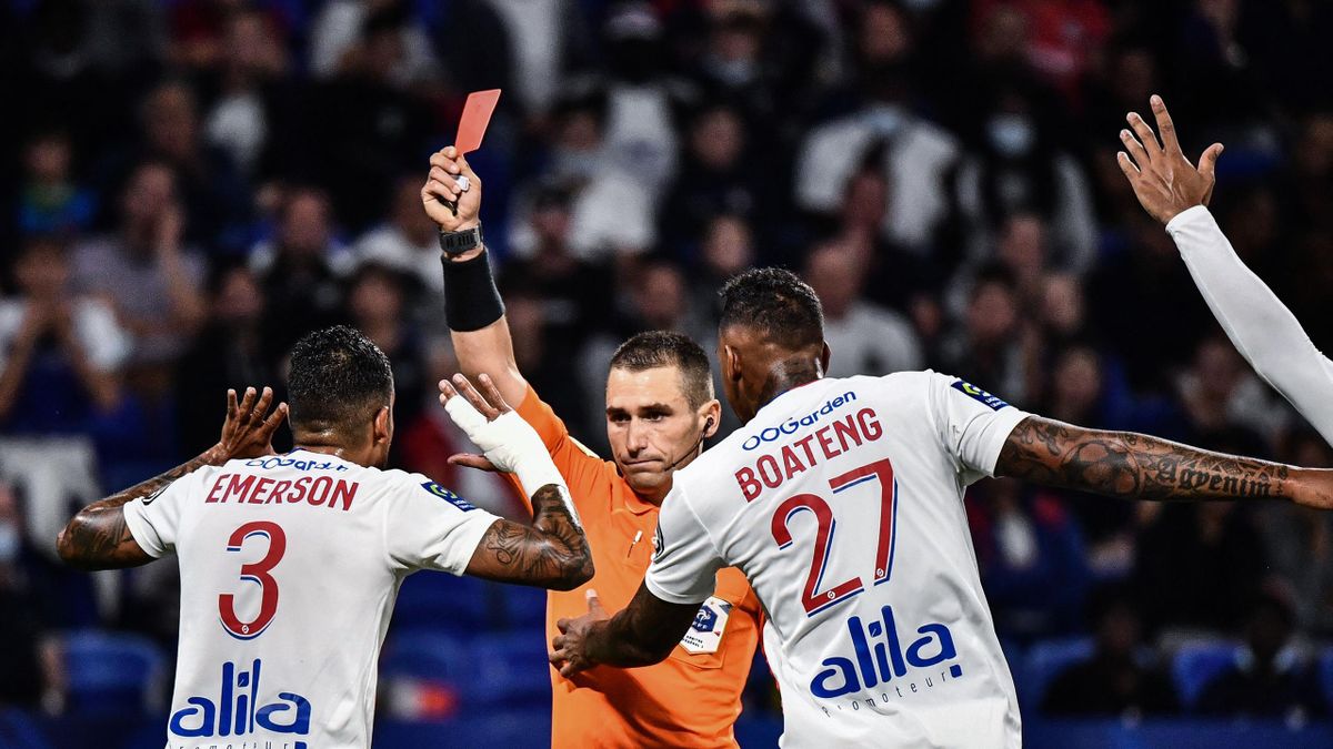Emerson Palmieri expulsé lors de la rencontre OL-Lorient en Ligue 1