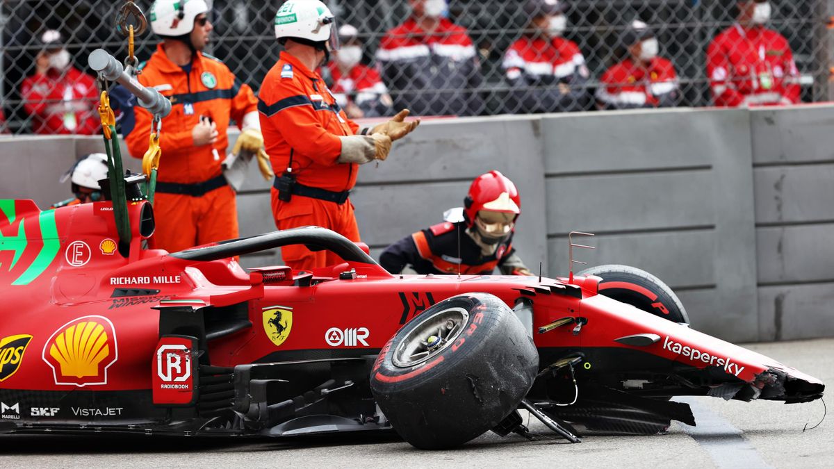 La Ferrari di Leclerc danneggiata alle Piscine, F1 GP Monaco, Getty Images