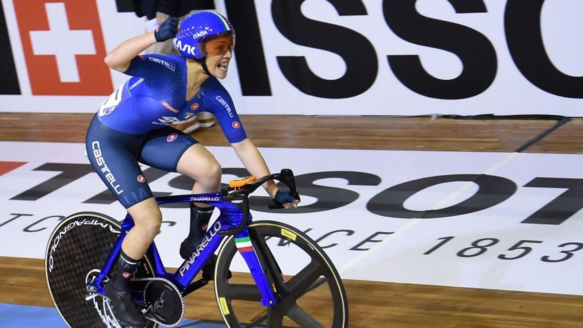 Letizia Paternoster esulta per il successo nella corsa ad eliminazione contro la Kopecky - Mondiali ciclismo su pista Roubaix 2021