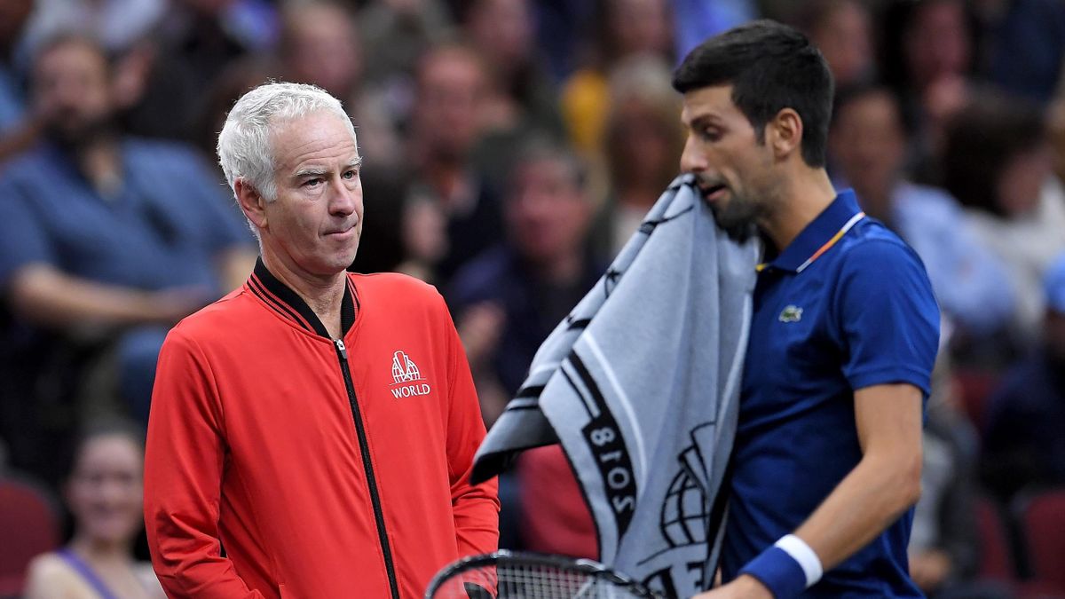 John McEnroe (l.) macht sich Sorgen um Novak Djokovic