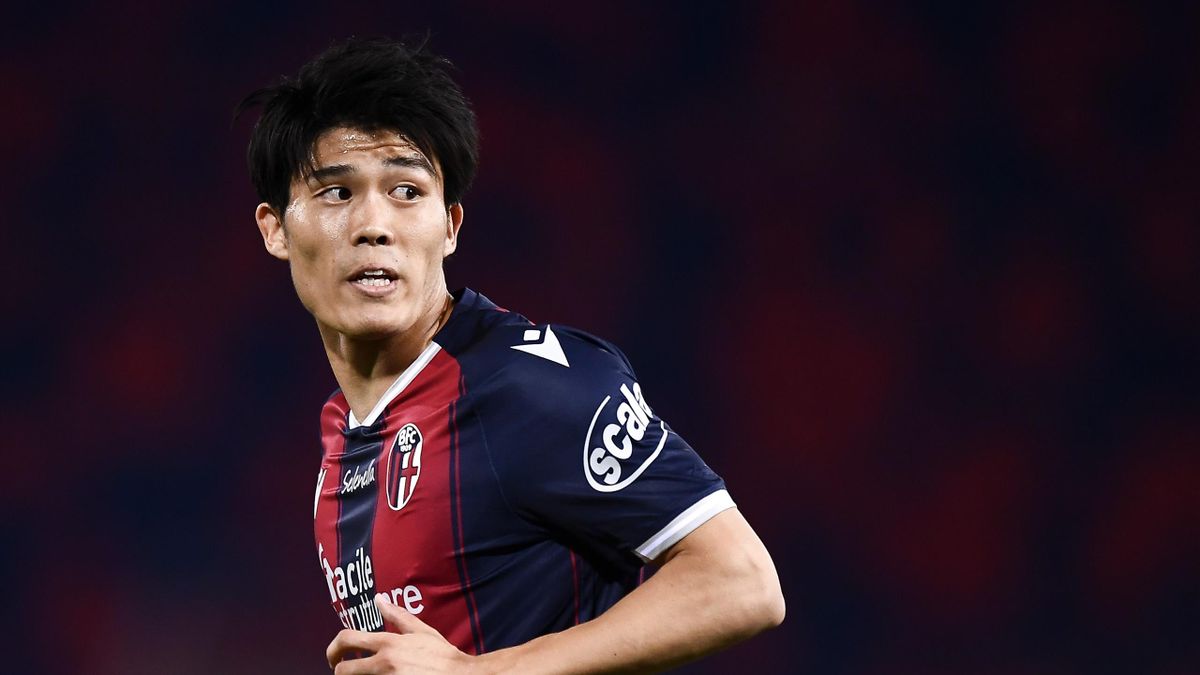 Japanese defender Takahiro Tomiyasu has joined Arsenal from Bologna