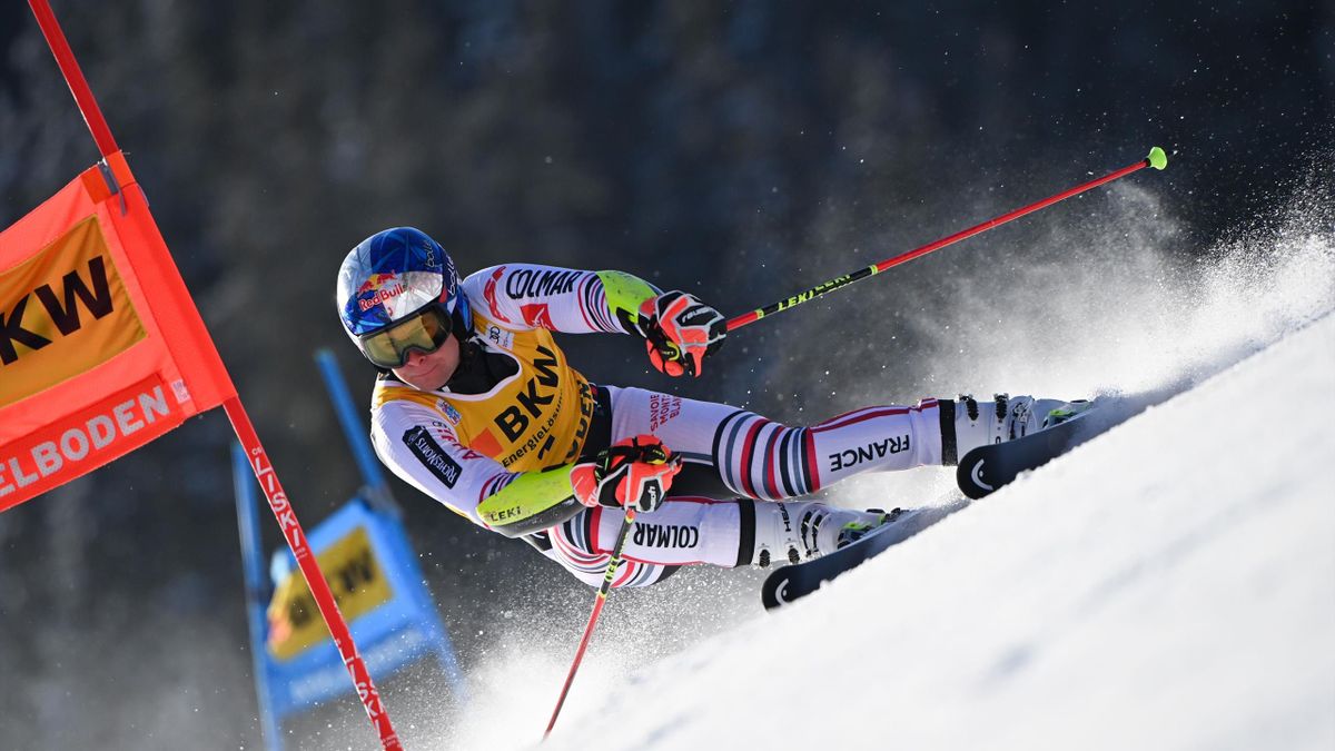 France's Alexis Pinturault competes in the round 1 of the Men's Giant Slalom race during the FIS Alpine ski World Cup on January 8, 2021, in Adelboden.