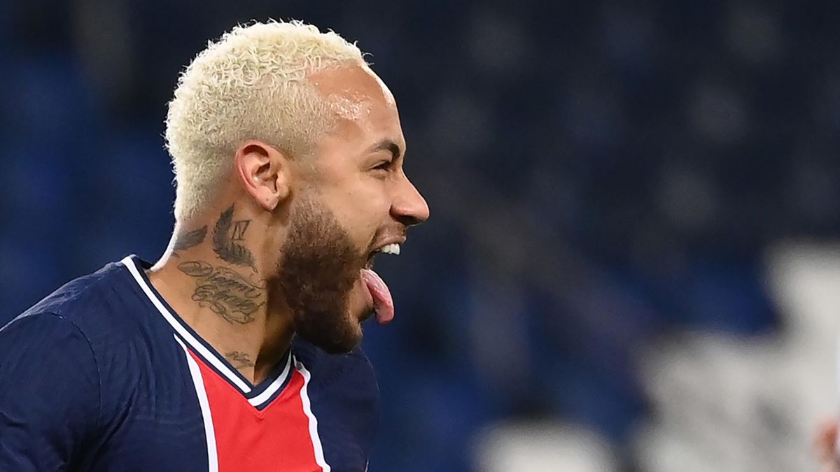 Paris Saint-Germain's Brazilian forward Neymar celebrates
