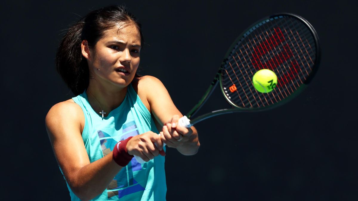 Emma Raducanu à l'entraînement lors de l'Open d'Australie 2022