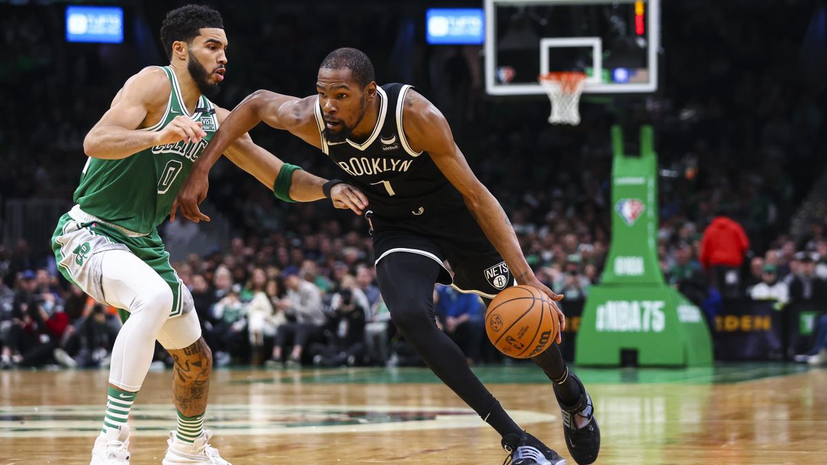 Jayson Tatum marca Kevin Durant in Celtics-Nets, NBA 2021-22