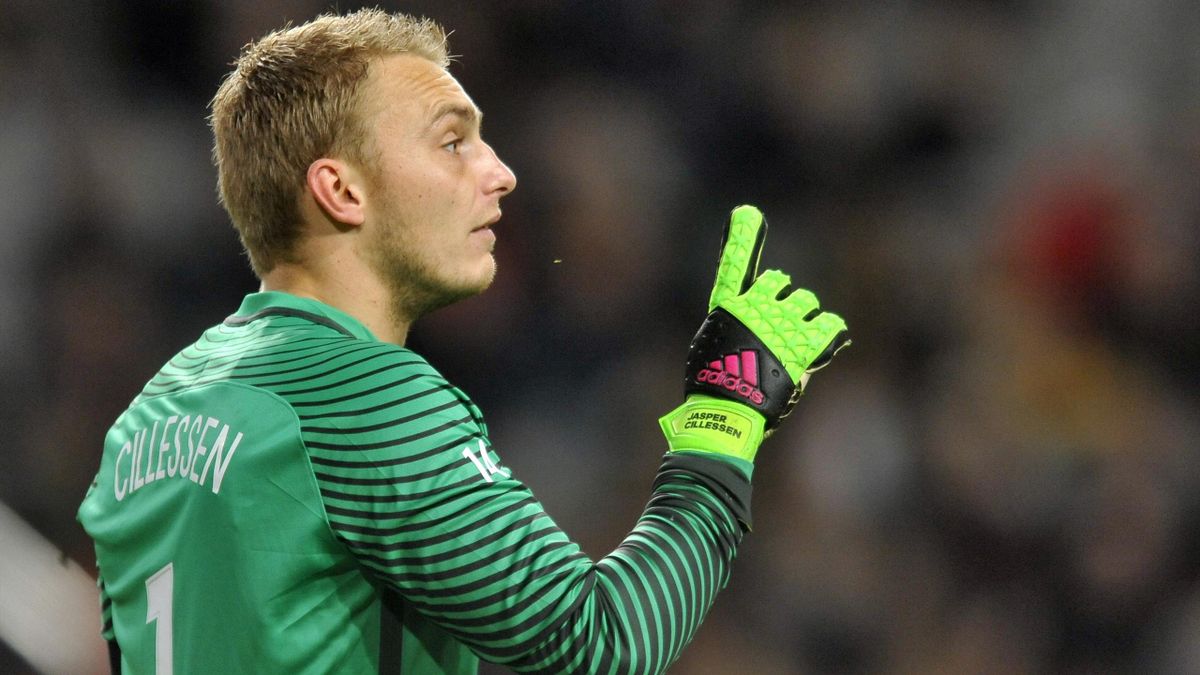 Der Fc Barcelona Verpflichtet Jasper Cillessen Von Ajax Amsterdam Eurosport