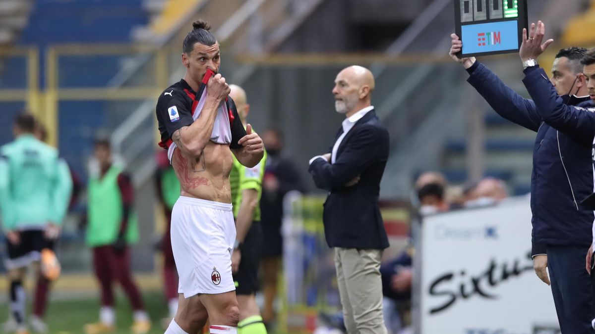 Zlatan Ibrahimovic lascia sconsolato il campo, Parma-Milan, Getty Images