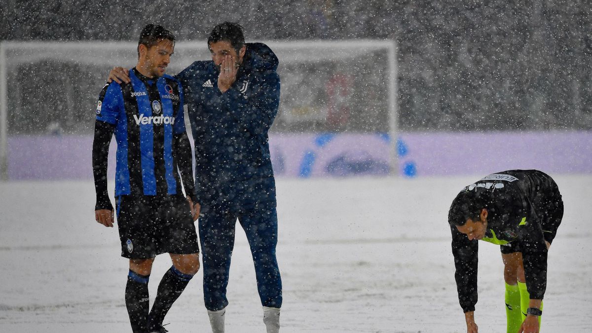 sneg zasypal stadion v turine match