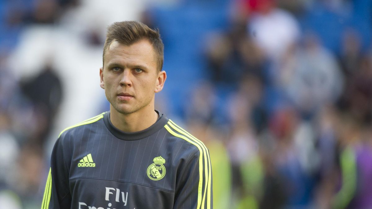 Gary Neville S Valencia Sign Denis Cheryshev From Real Madrid Eurosport