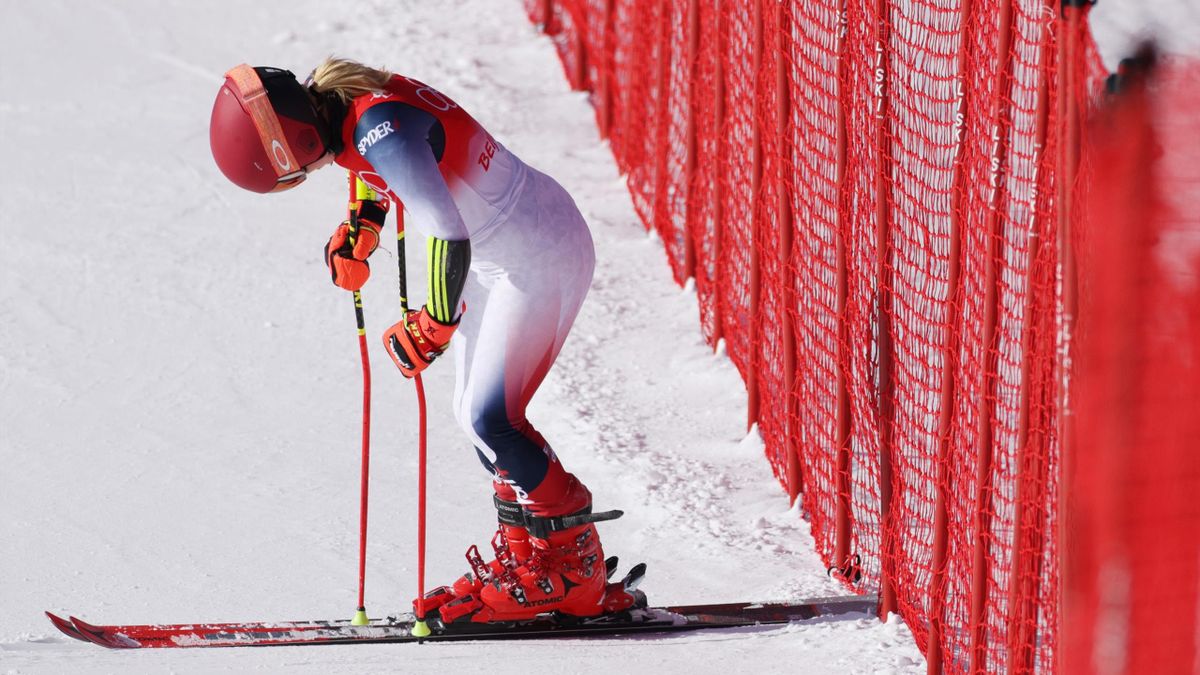Mikaela Shiffrin of Team United States reacts after not finishing her run during the Women's Giant Slalom on day three of the Beijing 2022 Winter Olympic Games a