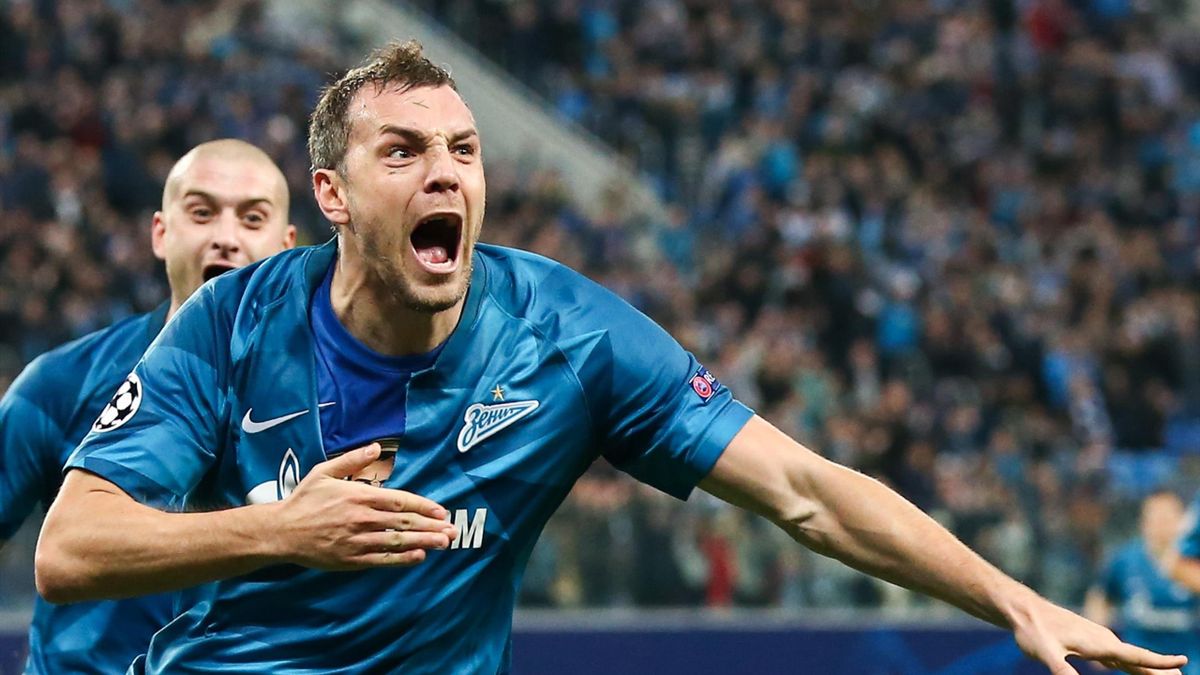 napadayushij artem dzyuba prodlil kontrakt