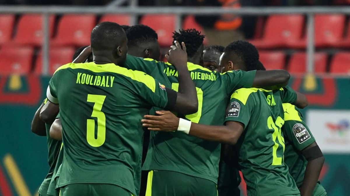Koulibaly esulta con i compagni per il gol di Mané in Senegal-Capo Verde - Coppa d'Africa 2021