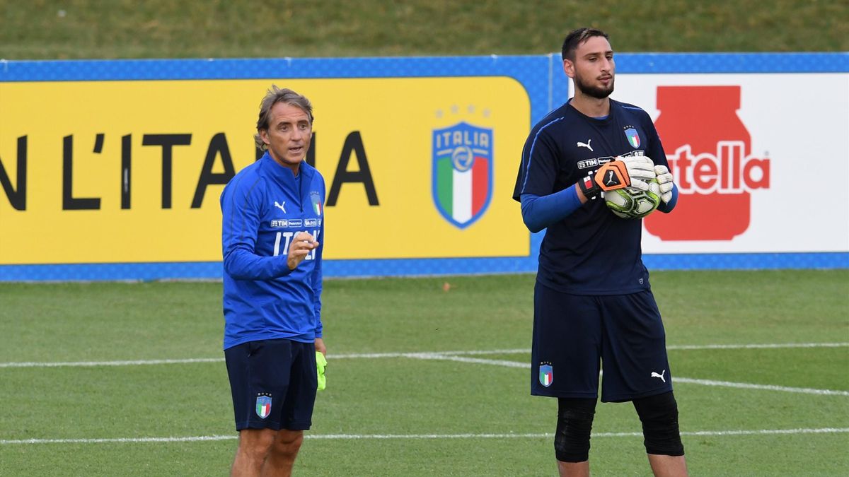 Manchini Vklyuchaet Igrokam Sbornoj Italii Muzyku Na Trenirovkah V Plejliste Est Queen I Majli Sajrus Eurosport
