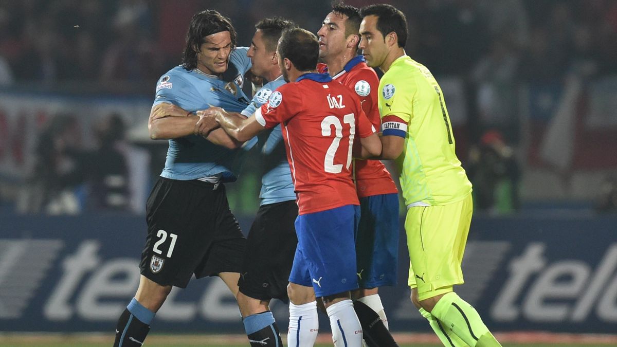 Edinson Cavani expulsé face au Chili en quart de finale de la Copa America