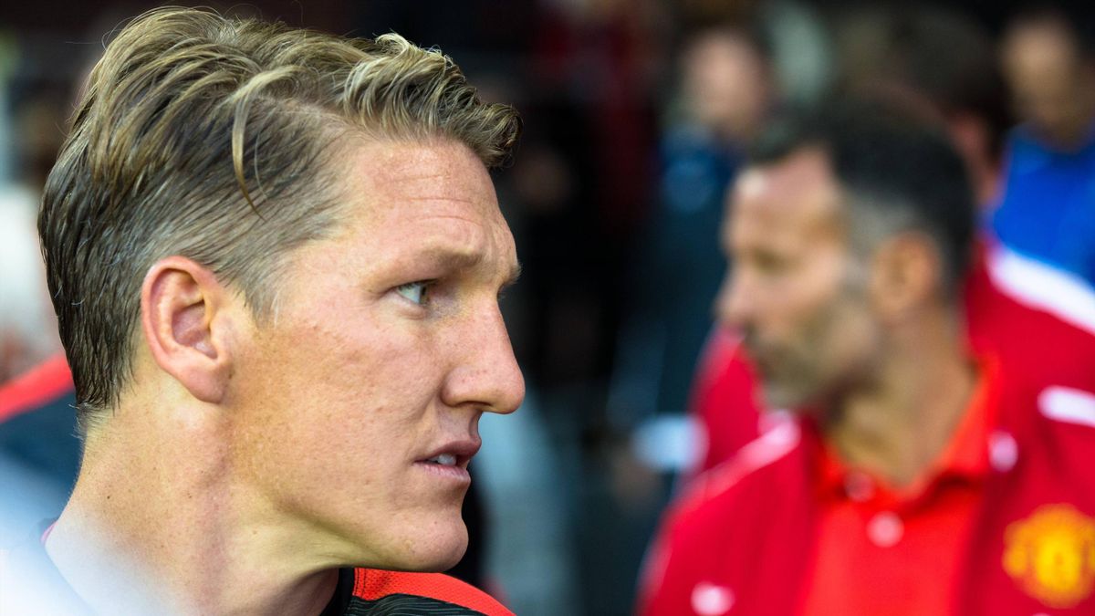 Bastian Schweinsteiger Hat Bei Manchester United Keine Stammplatzgarantie Betont Trainer Van Gaal Eurosport