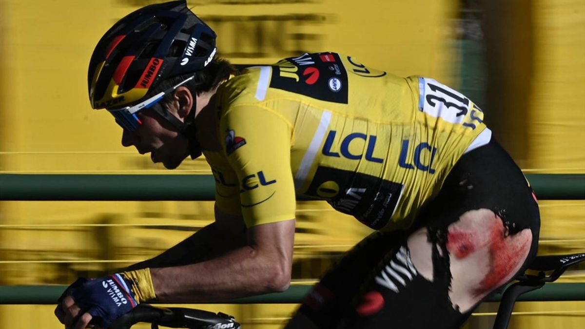 Primoz Roglic infortunato durante l'ultima tappa della Parigi-Nizza 2021 - Getty Images