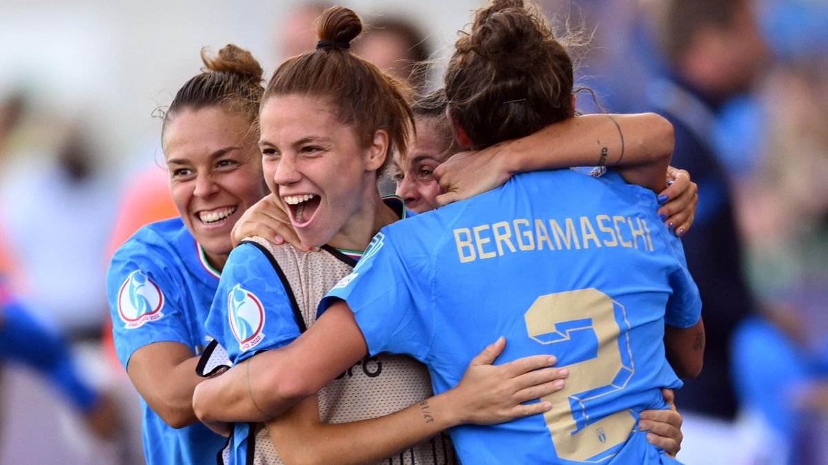 Italy 1 1 Iceland Le Azzurre Keep Their Euro 22 Hopes Alive As Valentina Bergamaschi Equaliser Salvages Draw Eurosport