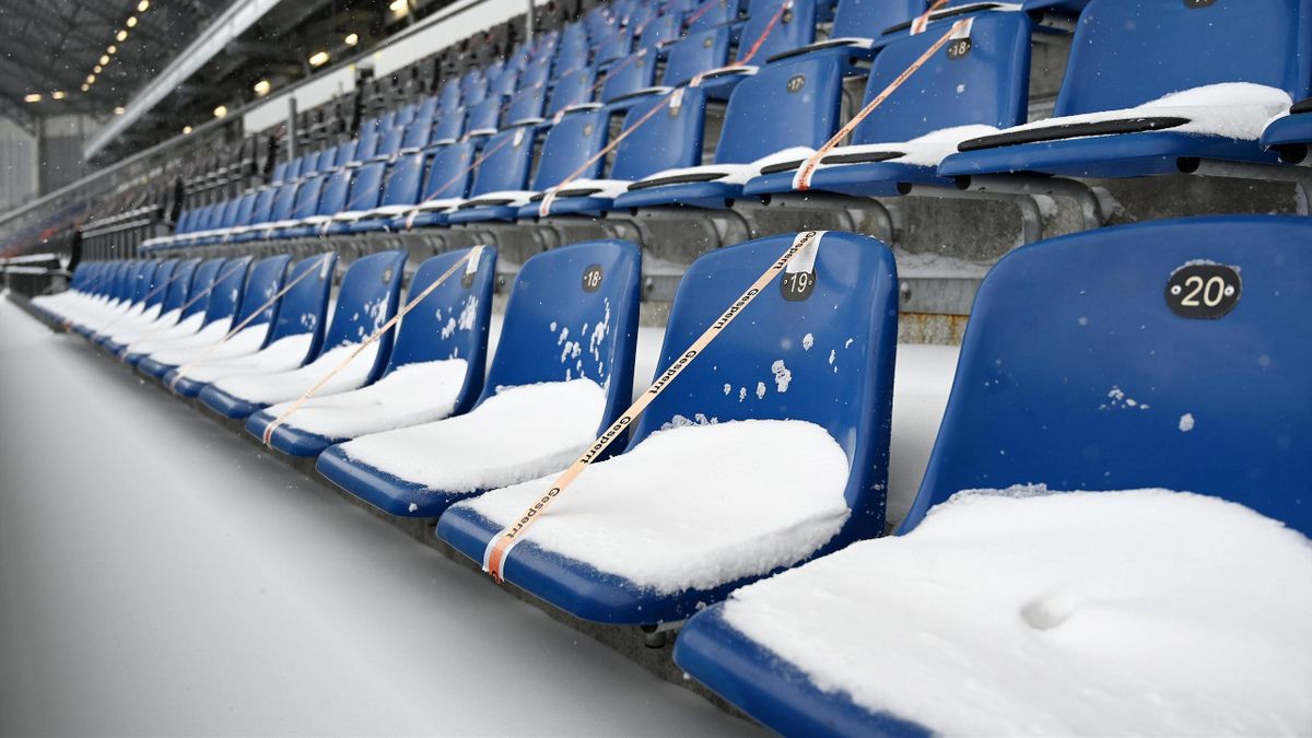 Schnee im Stadion