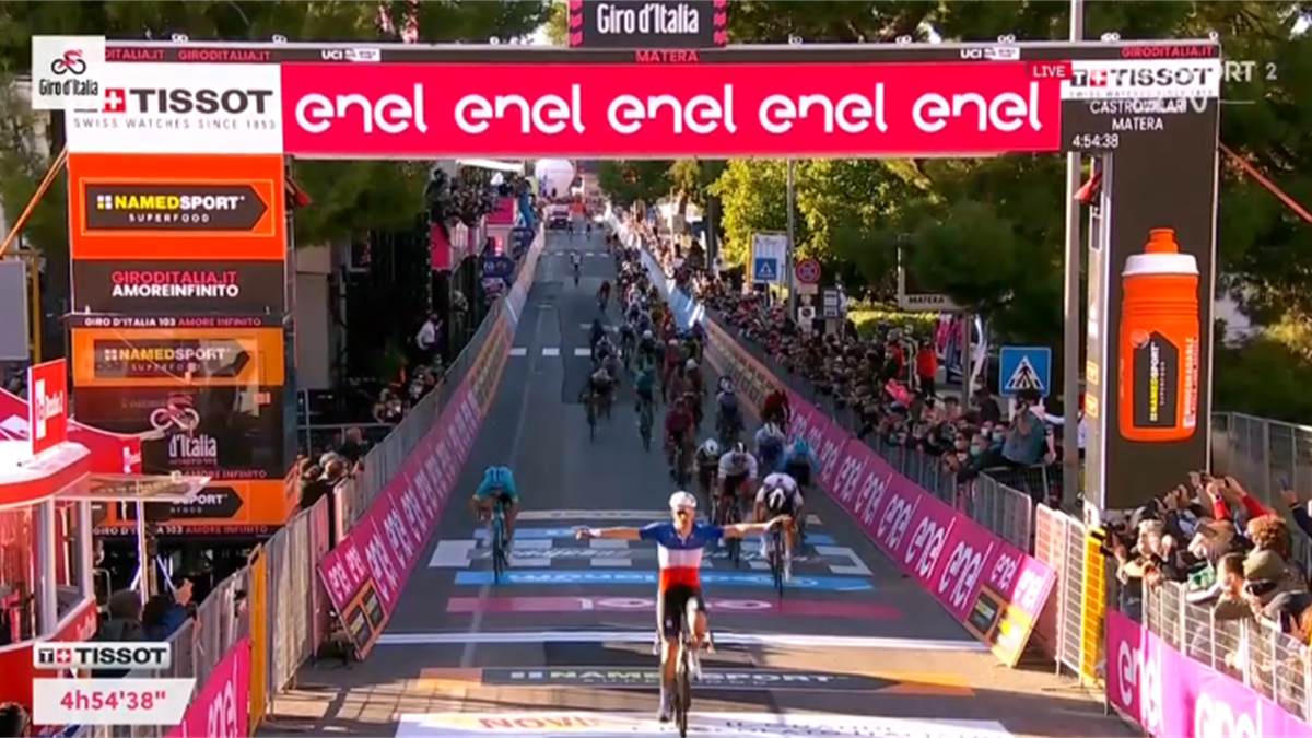 Arnaud Demare a câștigat etapa a 6-a din Giro 2020
