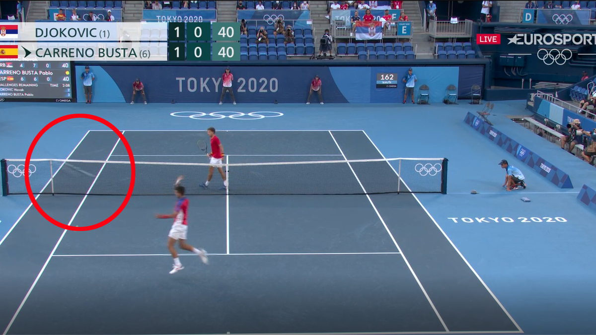 Tenis | Un enfurecido Djokovic lanza su raqueta contra la grada