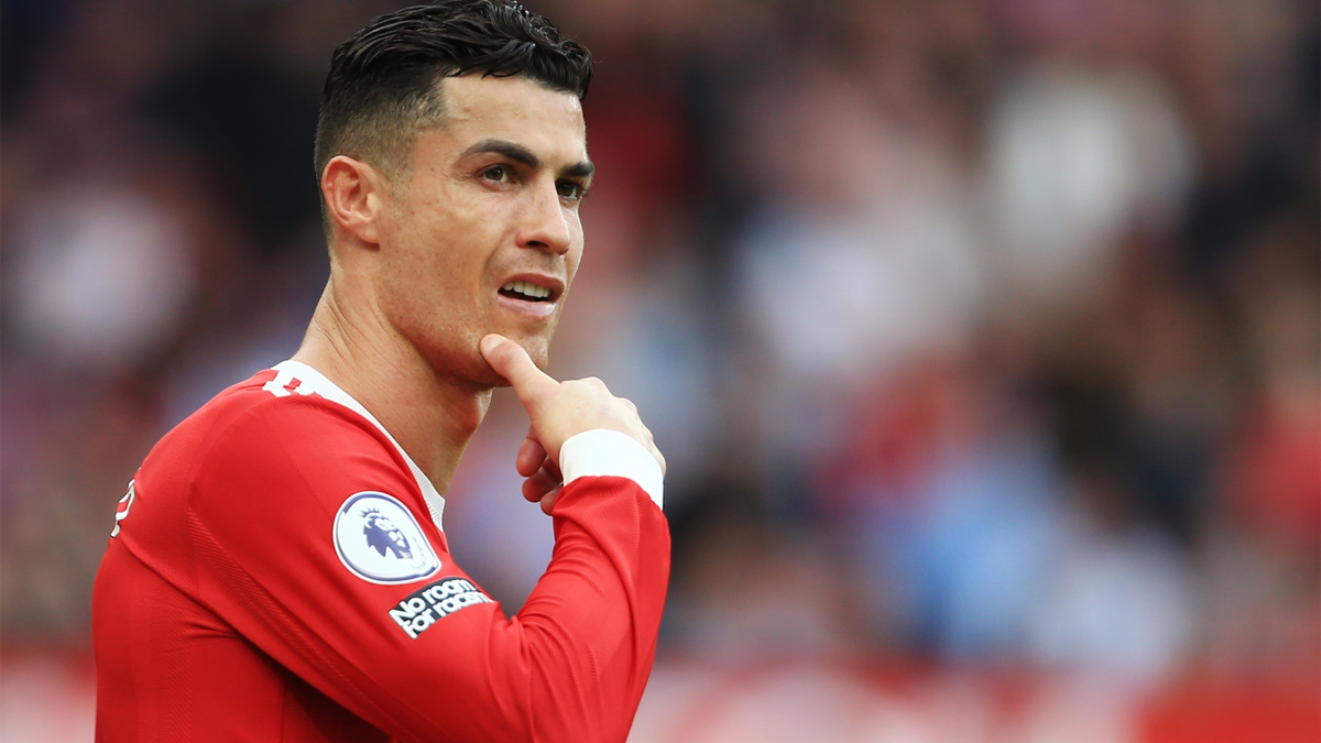Cristiano Ronaldo asks to leave Manchester United to play