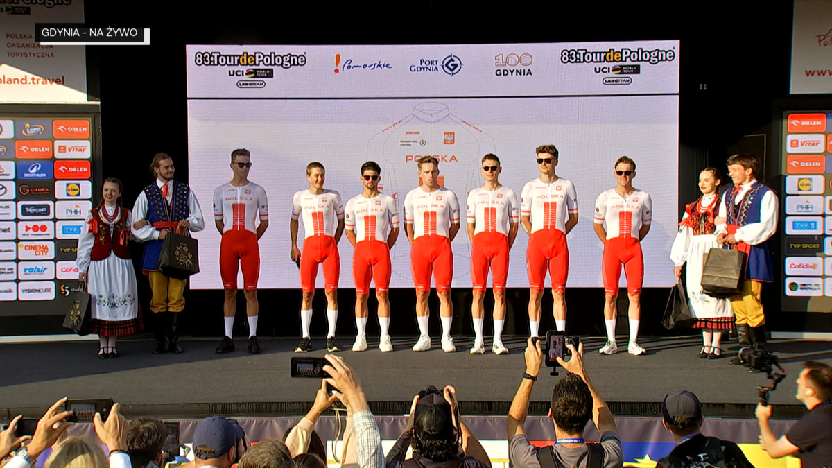 Tour de Pologne 2026. Kolarze zaprezentowali się na zacumowanym w Gdyni ...