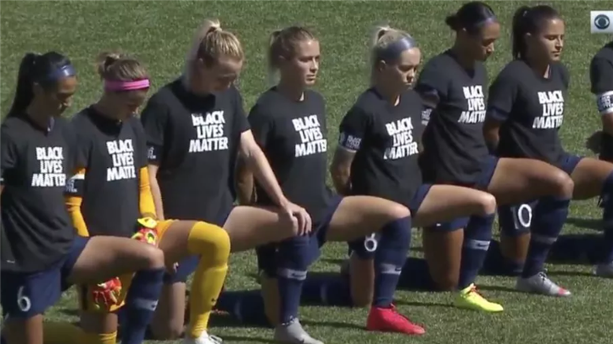 NWSL players take a knee during national anthem in first game back