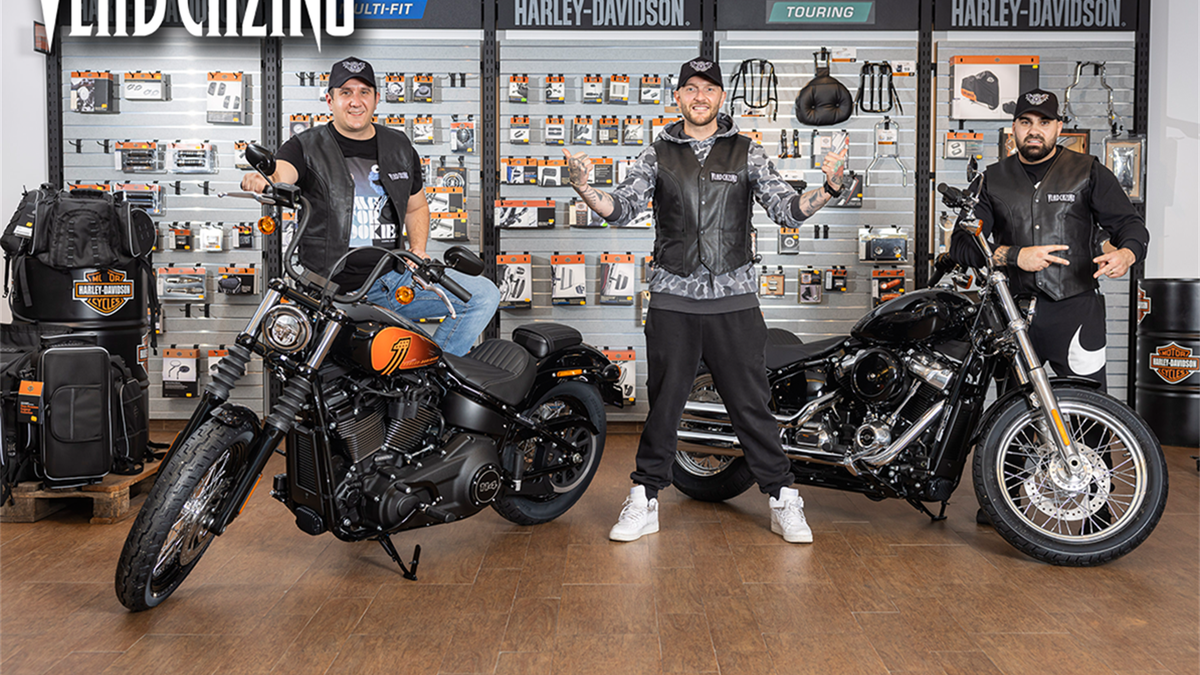 Primele 2 motociclete Harley Davidson din campania Vlad Cazino au ajuns la noii proprietari