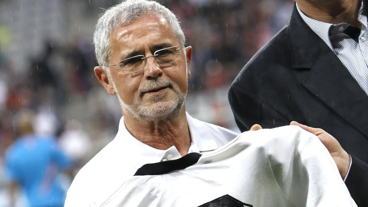 Bayern Munich Reveal Gerd Muller Has Alzheimer S Disease Eurosport