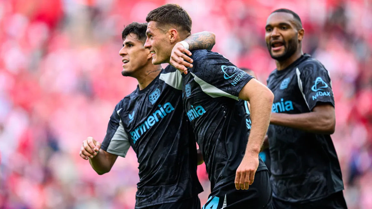 Piero Hincapié and Patrick Schick of Bayer Leverkusen