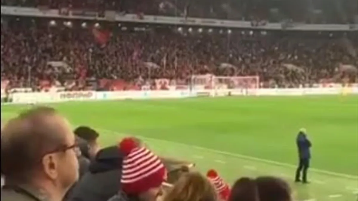 yarostnyj zaryad fanatov spartaka na